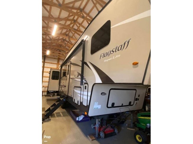 2020 Forest River Flagstaff 529RLKS - Used Fifth Wheel For Sale by Pop RVs in Mt Juliet, Tennessee