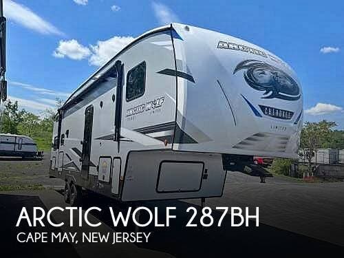 Used 2022 Cherokee Arctic Wolf 287BH available in Cape May, New Jersey