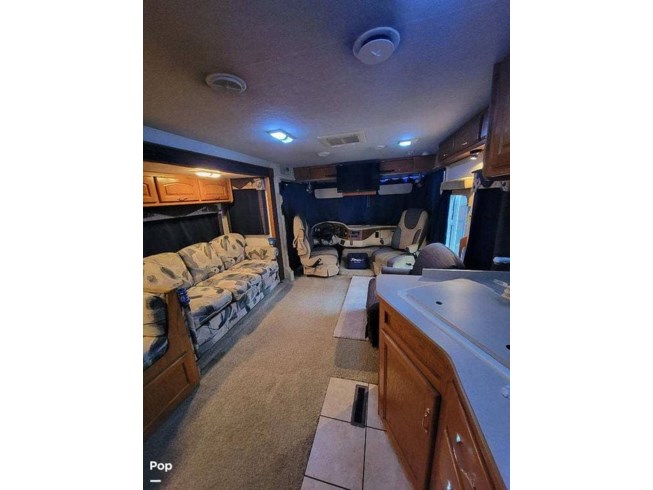 2004 Damon Challenger 348 - Used Class A For Sale by Pop RVs in Vidor, Texas