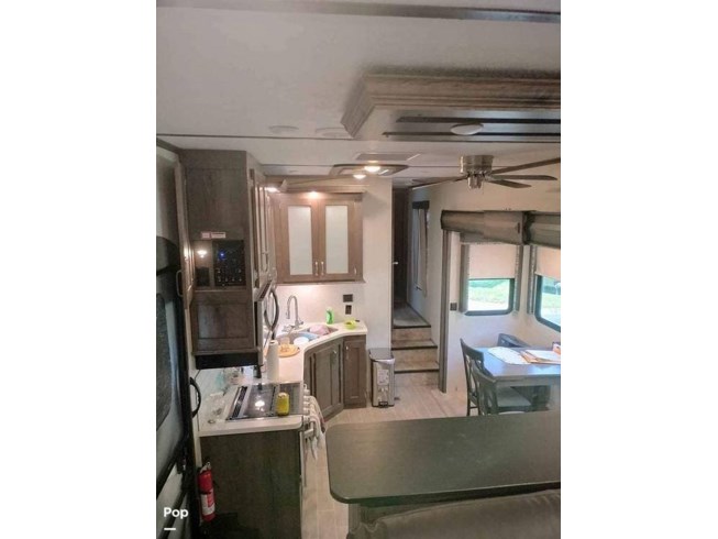2019 Keystone Montana High Country 381TH - Used Toy Hauler For Sale by Pop RVs in Clearwater, Florida