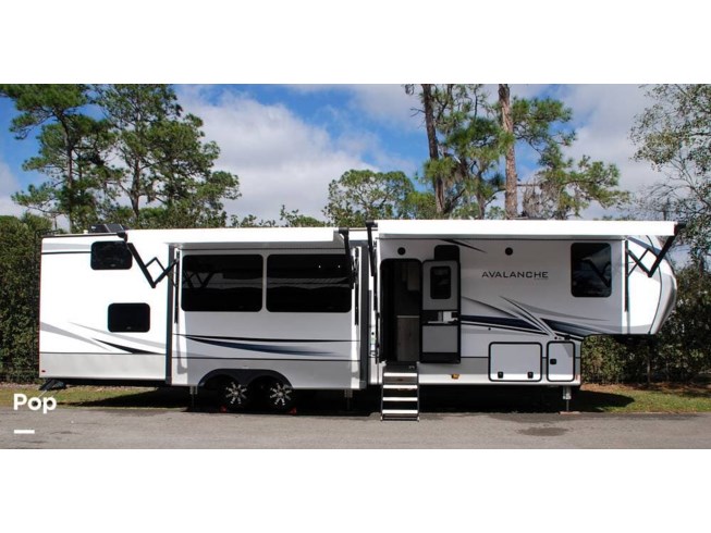 2023 Keystone Avalanche 390DS - Used Fifth Wheel For Sale by Pop RVs in Sarasota, Florida