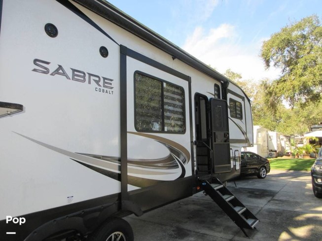 2022 Forest River Sabre 37FLH - Used Fifth Wheel For Sale by Pop RVs in Dover, Florida