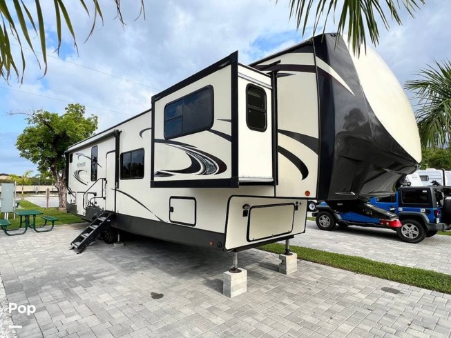 2021 Forest River Heritage Glen 36FL - Used Fifth Wheel For Sale by Pop RVs in Naples, Florida