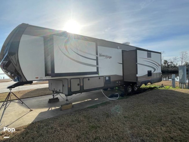 2017 Highland Ridge Mesa Ridge 348RLS - Used Fifth Wheel For Sale by Pop RVs in Rockport, Texas