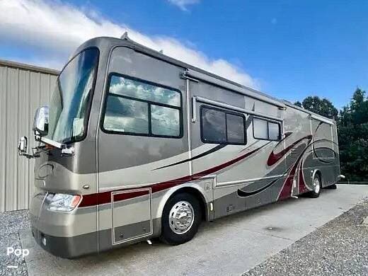 2005 Tiffin Phaeton 40 QDH - Used Diesel Pusher For Sale by Pop RVs in Lenoir City, Tennessee