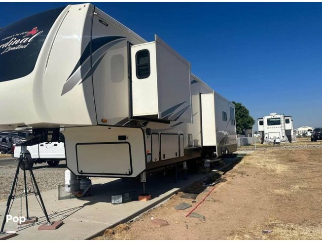 2020 Forest River Cardinal 366DVLE - Used Fifth Wheel For Sale by Pop RVs in Lake Isabella, California