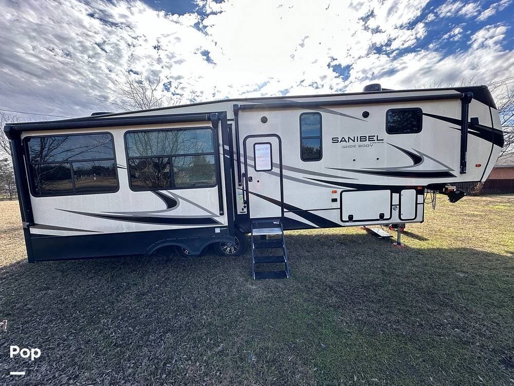 2021 Prime Time Sanibel 3102rswb - Used Fifth Wheel For Sale by Pop RVs in Greenville, Texas features Air Conditioning, Slideout, Awning