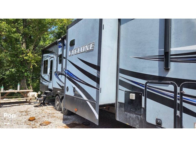 2017 Heartland Cyclone 3611JS - Used Toy Hauler For Sale by Pop RVs in Mountain View, Arkansas