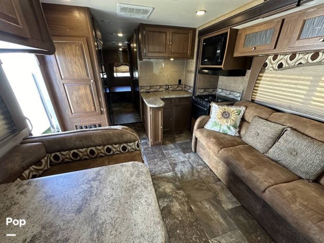 2015 Coachmen Leprechaun 320BH - Used Class C For Sale by Pop RVs in Richmond, Texas