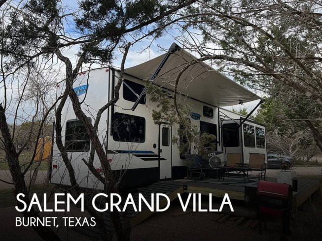 Used 2023 Forest River Salem Grand Villa 42FLDL available in Burnet, Texas