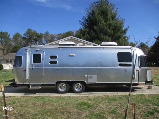 2018 Airstream International Signature 27FB - Used Travel Trailer For Sale by Pop RVs in Lewes, Delaware