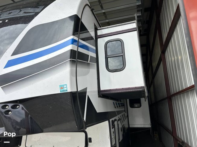 2022 Keystone Fuzion 428 - Used Toy Hauler For Sale by Pop RVs in Spicewood, Texas