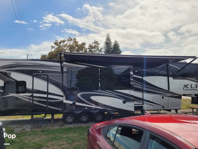 2015 Forest River XLR Thunderbolt 380AMP - Used Toy Hauler For Sale by Pop RVs in Saint Petersburg, Florida