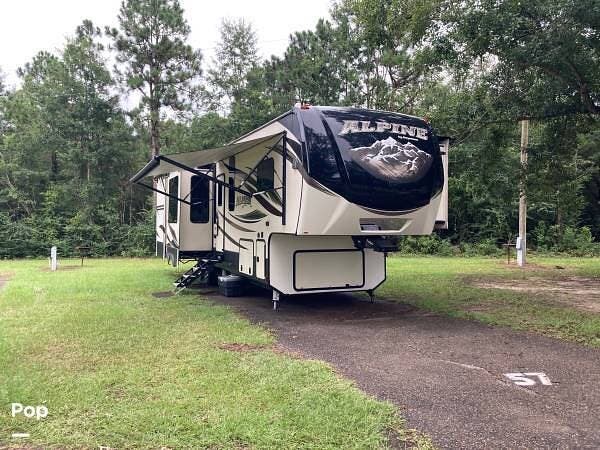 2018 Keystone Alpine 3501RL - Used Fifth Wheel For Sale by Pop RVs in Pass Cristian, Mississippi