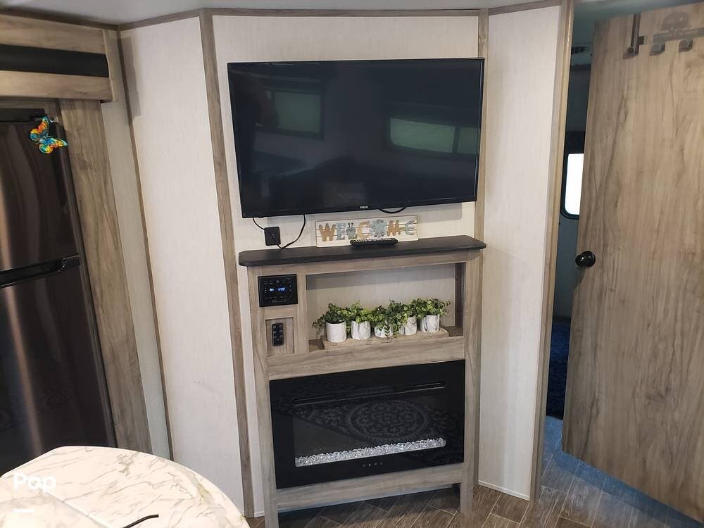 2021 Alpha Wolf 33BHL by Cherokee from Pop RVs in Pace, Florida