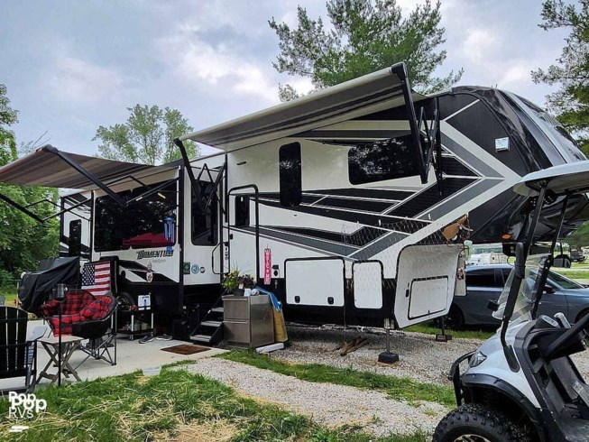 2021 Grand Design Momentum 397TH R - Used Toy Hauler For Sale by Pop RVs in Gahanna, Ohio