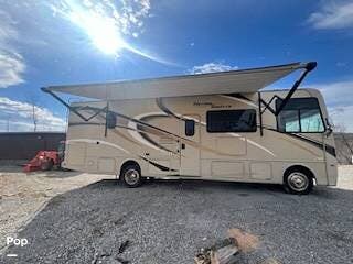 2020 Thor America Freedom Traveler 30A - Used Class A For Sale by Pop RVs in Waverly, Ohio features Awning, Slideout, Leveling Jacks, Air Conditioning