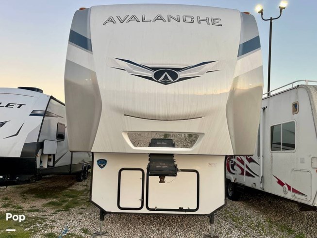 2023 Keystone Avalanche 390DS - Used Fifth Wheel For Sale by Pop RVs in Leander, Texas