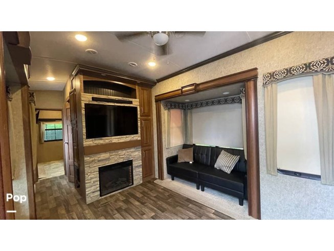 2016 Keystone Montana 3820FK - Used Fifth Wheel For Sale by Pop RVs in North Fort Myers, Florida