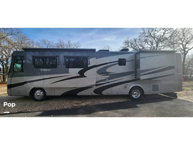 2004 Endeavor 40PDQ by Holiday Rambler from Pop RVs in Weatherford, Texas