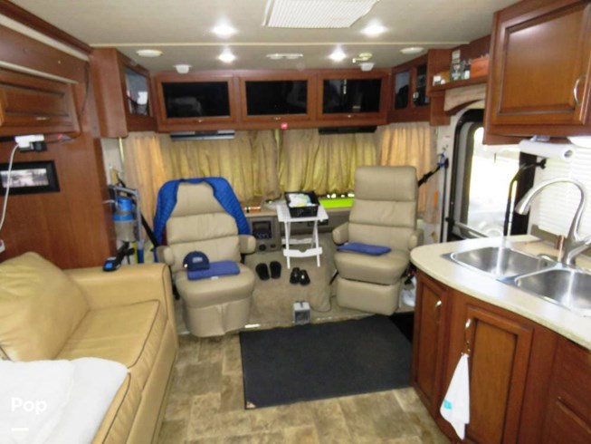 2012 Bounder Classic 36R by Fleetwood from Pop RVs in Silver Springs, Florida