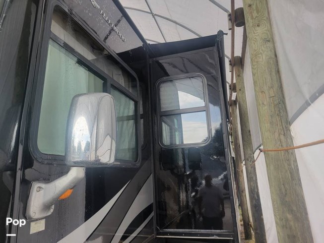 2008 Discovery 40X by Fleetwood from Pop RVs in Miami, Florida