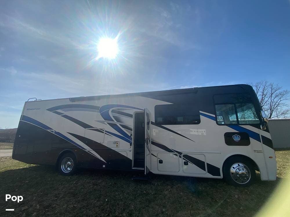 2023 Thor Motor Coach Windsport 34J - Used Class A For Sale by Pop RVs in Grand Rapids, Michigan features Slideout, Awning, Generator, Leveling Jacks, Air Conditioning