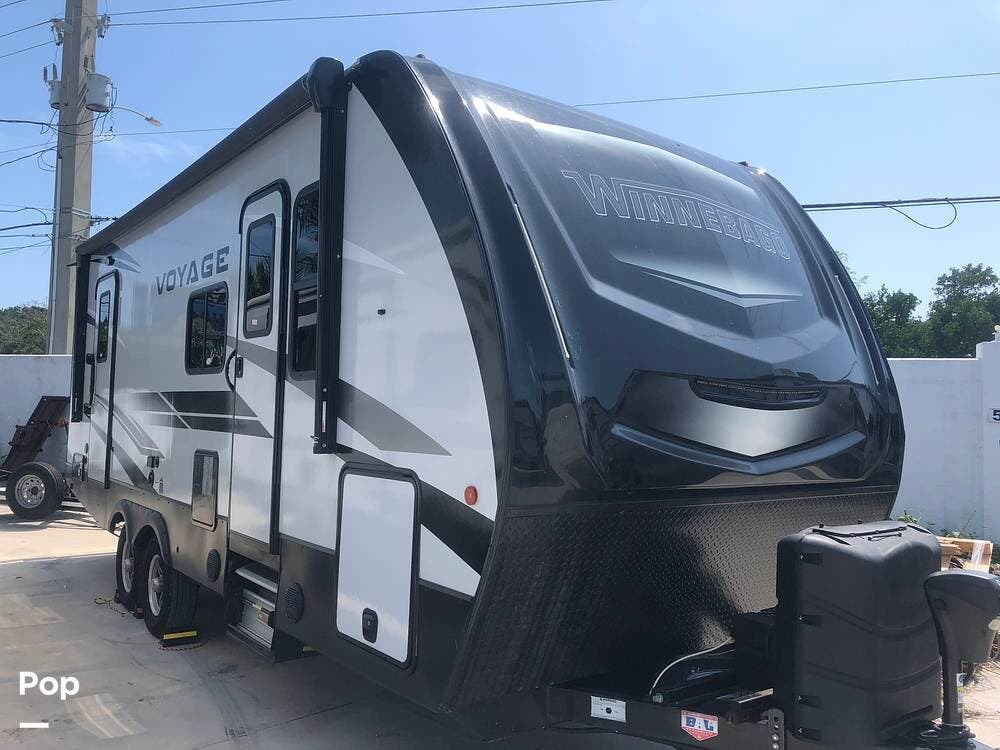 2022 Winnebago Voyage 2427RB - Used Travel Trailer For Sale by Pop RVs in Islamorada, Florida features Slideout, Awning, Air Conditioning, Leveling Jacks