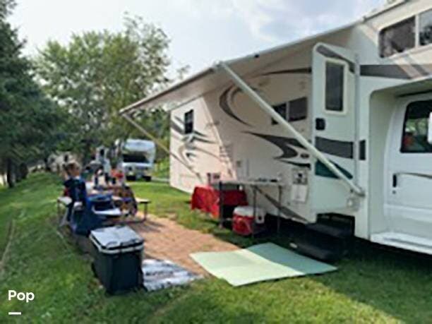 2006 Jayco Greyhawk 31SS - Used Class C For Sale by Pop RVs in West Chicago, Illinois