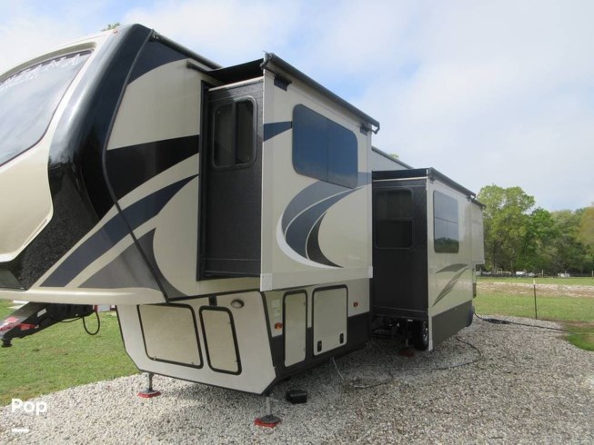 2018 Montana High Country 381TH by Keystone from Pop RVs in Plant City, Florida