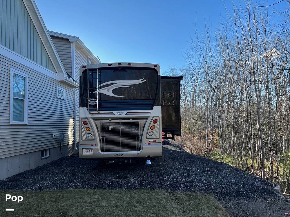 2017 Fleetwood Pace Arrow 38B RV for Sale in Uxbridge, MA 01569