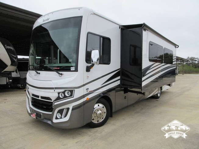 2024 Fleetwood Bounder 35K - Used Class A For Sale by Pop RVs in Boerne, Texas
