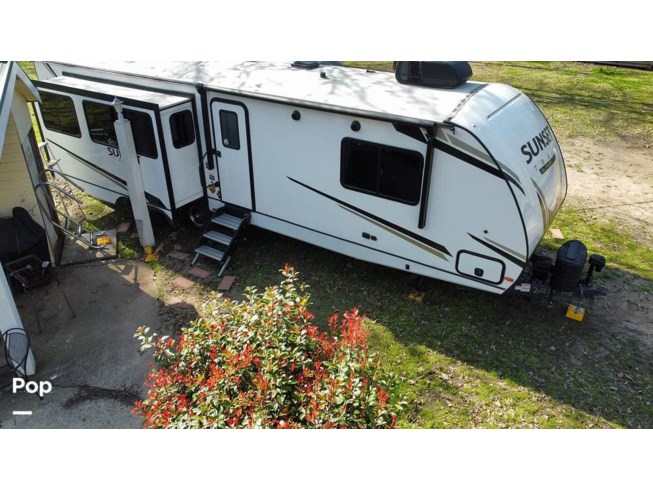 2022 CrossRoads Sunset Trail 330SI - Used Travel Trailer For Sale by Pop RVs in Texarkana, Texas