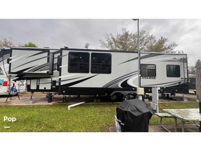 2019 Heartland Cyclone 4270 - Used Toy Hauler For Sale by Pop RVs in Spring, Texas