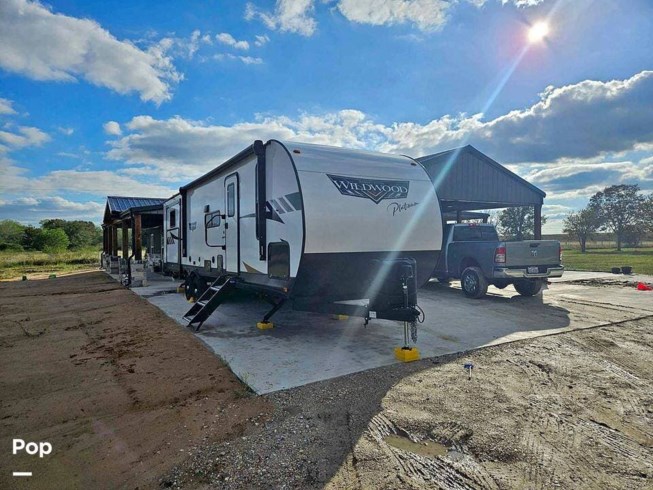 2023 Wildwood 31KQBTS by Forest River from Pop RVs in Lolita, Texas