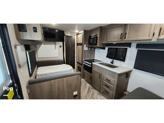 2022 Highland Ridge Olympia 26BH - Used Travel Trailer For Sale by Pop RVs in Valley View, Texas
