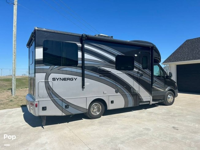 2016 Synergy SP24 by Thor Motor Coach from Pop RVs in Waco, Texas