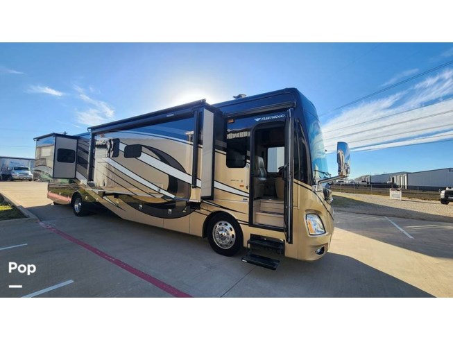 2015 Discovery 40X by Fleetwood from Pop RVs in Fort Worth, Texas