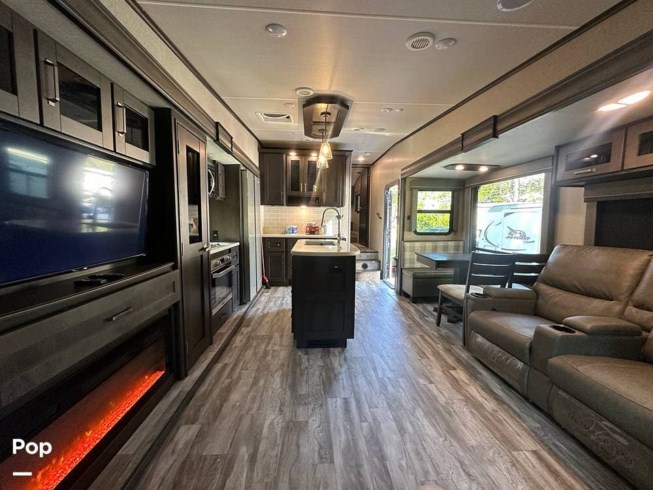 2023 Reflection 303RLS by Grand Design from Pop RVs in Riverview, Florida