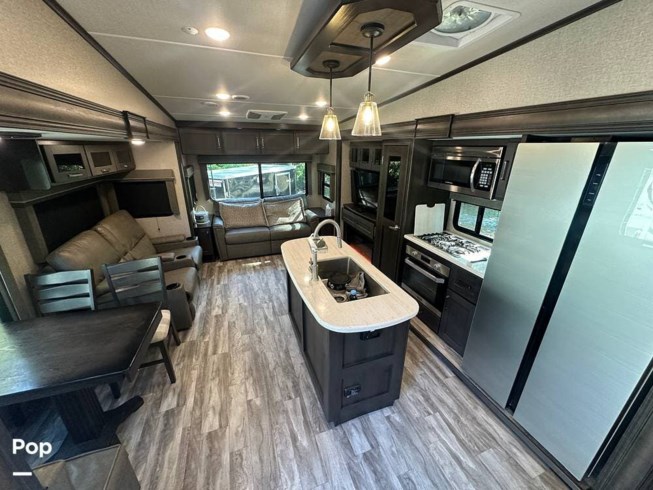 2023 Grand Design Reflection 303RLS - Used Fifth Wheel For Sale by Pop RVs in Riverview, Florida