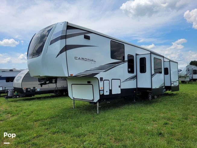 2022 Forest River Cardinal 403FKLE - Used Fifth Wheel For Sale by Pop RVs in Dover, Pennsylvania