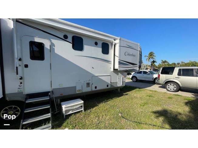 2022 Palomino Columbus 382FBC - Used Fifth Wheel For Sale by Pop RVs in Cape Coral, Florida