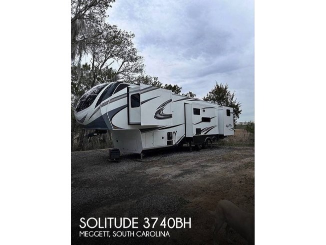 Used 2022 Grand Design Solitude 3740BH available in Meggett, South Carolina