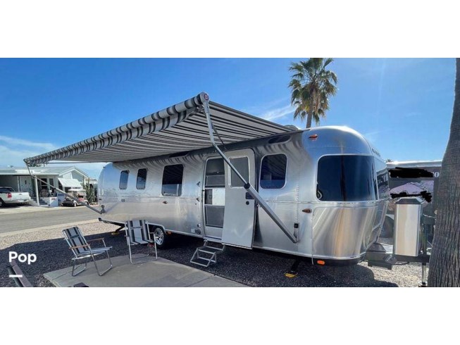2022 Airstream Classic 33fb - Used Travel Trailer For Sale by Pop RVs in Las Vegas, Nevada
