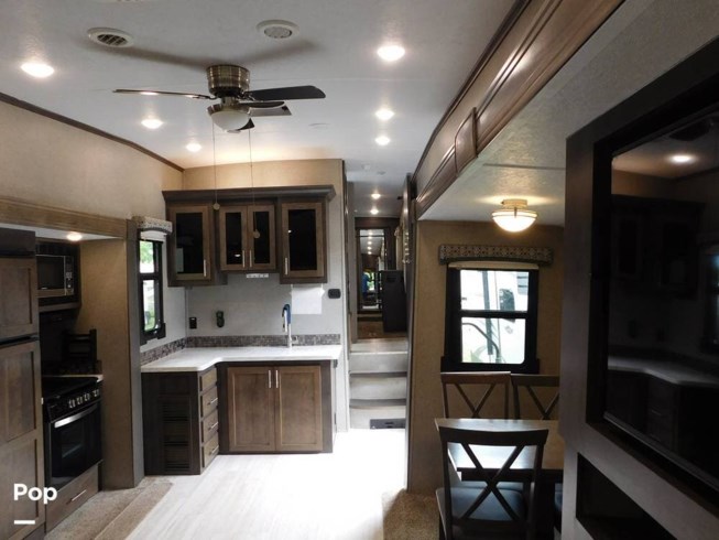 2019 Forest River Flagstaff Classic 8528CBS - Used Fifth Wheel For Sale by Pop RVs in South Daytona, Florida