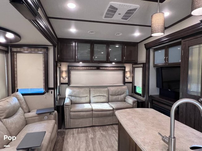 2019 Solitude 377MBS by Grand Design from Pop RVs in Port Charlotte, Florida