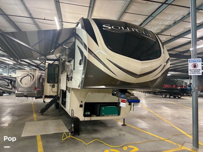 2021 Grand Design Solitude 390RK-R - Used Fifth Wheel For Sale by Pop RVs in Blountville, Tennessee