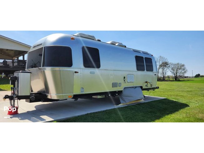2021 Airstream Flying Cloud 25FB Queen - Used Travel Trailer For Sale by Pop RVs in Maryville, Tennessee