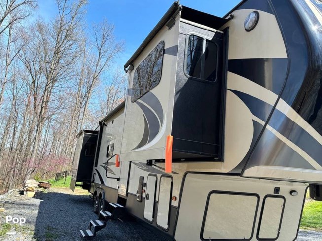 2018 Keystone Montana High Country 375FL - Used Fifth Wheel For Sale by Pop RVs in Unicoi, Tennessee