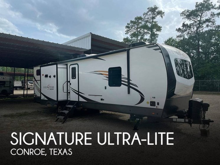Used 2020 Rockwood Signature Ultra-Lite 8327SB available in Conroe, Texas